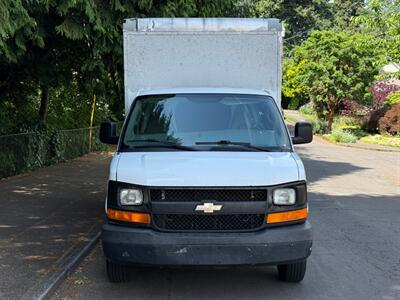 2017 Chevrolet Express 3500 box truck w/ tommy gate lift - Photo 4 - Portland, OR 97202