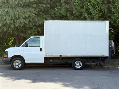 2017 Chevrolet Express 3500 box truck w/ tommy gate lift - Photo 2 - Portland, OR 97202