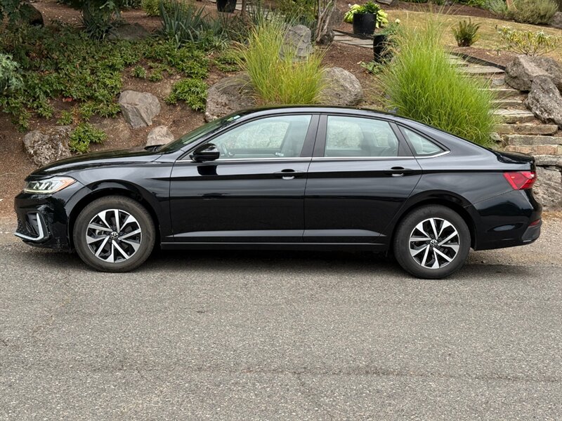 2025 Volkswagen Jetta S - Photo 2 - Portland, OR 97202