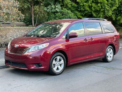 2017 Toyota Sienna LE 8-Passenger   - Photo 1 - Portland, OR 97202