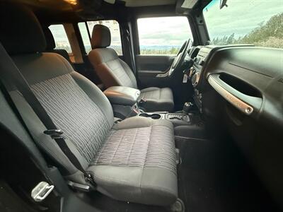 2011 Jeep Wrangler Unlimited Rubicon   - Photo 12 - Portland, OR 97202