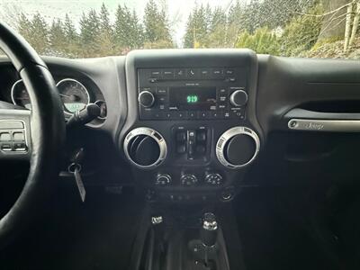 2011 Jeep Wrangler Unlimited Rubicon   - Photo 16 - Portland, OR 97202