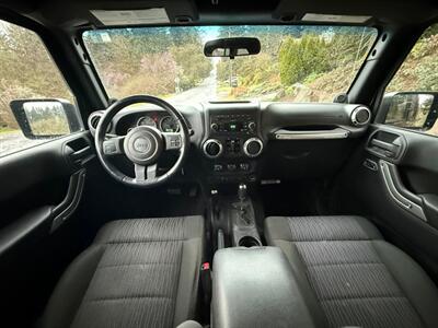 2011 Jeep Wrangler Unlimited Rubicon   - Photo 15 - Portland, OR 97202