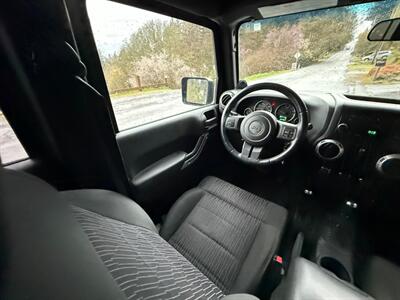 2011 Jeep Wrangler Unlimited Rubicon   - Photo 18 - Portland, OR 97202