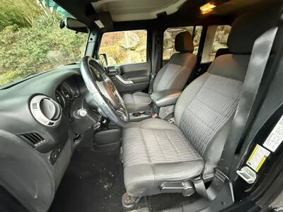 2011 Jeep Wrangler Unlimited Rubicon   - Photo 10 - Portland, OR 97202