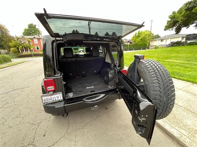 2012 Jeep Wrangler Unlimited Sahara   - Photo 7 - Portland, OR 97202