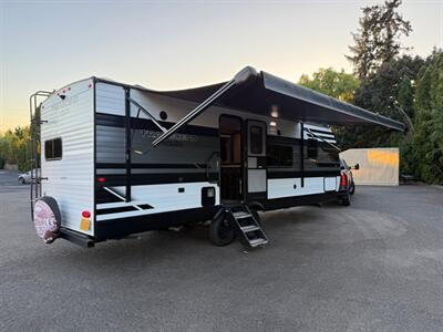 2022 Grand Design Transcend Xplor 240 ML   - Photo 11 - Portland, OR 97202