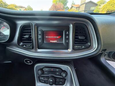 2017 Dodge Challenger R/T   - Photo 15 - Portland, OR 97202
