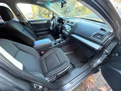 2018 Subaru Outback 2.5i   - Photo 11 - Portland, OR 97202