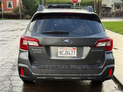 2018 Subaru Outback 2.5i   - Photo 5 - Portland, OR 97202