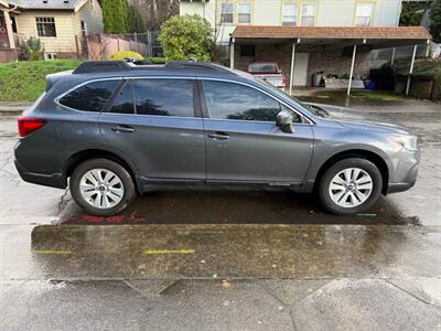 2018 Subaru Outback 2.5i   - Photo 6 - Portland, OR 97202