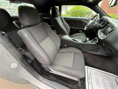 2018 Dodge Challenger SXT   - Photo 16 - Portland, OR 97202