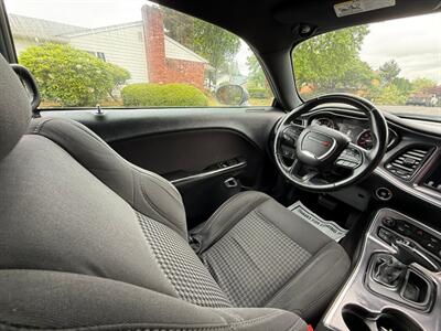 2018 Dodge Challenger SXT   - Photo 12 - Portland, OR 97202