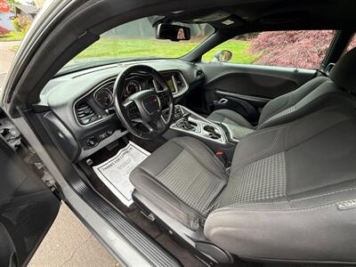 2018 Dodge Challenger SXT   - Photo 7 - Portland, OR 97202