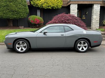 2018 Dodge Challenger SXT   - Photo 2 - Portland, OR 97202