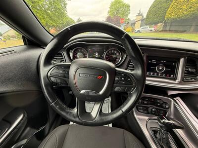 2018 Dodge Challenger SXT   - Photo 13 - Portland, OR 97202
