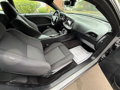 2018 Dodge Challenger SXT   - Photo 15 - Portland, OR 97202
