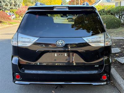 2018 Toyota Sienna SE Premium 8-Passenger   - Photo 5 - Portland, OR 97202