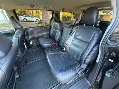 2018 Toyota Sienna SE Premium 8-Passenger   - Photo 15 - Portland, OR 97202
