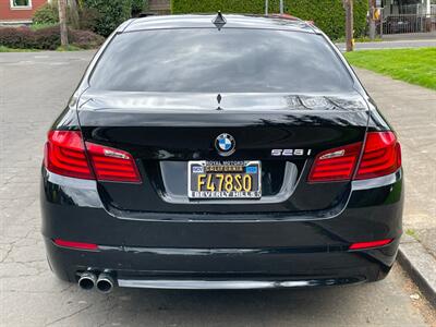 2011 BMW 528i   - Photo 5 - Portland, OR 97202