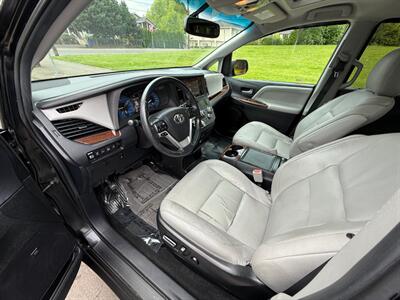2015 Toyota Sienna Limited Premium 7-Passenger   - Photo 8 - Portland, OR 97202
