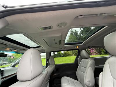 2015 Toyota Sienna Limited Premium 7-Passenger   - Photo 13 - Portland, OR 97202