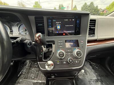2015 Toyota Sienna Limited Premium 7-Passenger   - Photo 20 - Portland, OR 97202