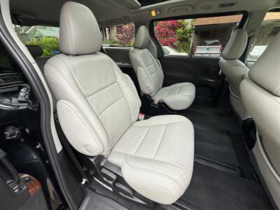 2015 Toyota Sienna Limited Premium 7-Passenger   - Photo 14 - Portland, OR 97202