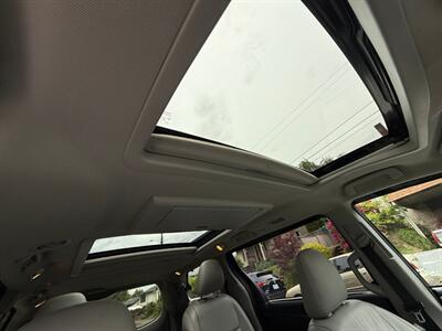 2015 Toyota Sienna Limited Premium 7-Passenger   - Photo 12 - Portland, OR 97202