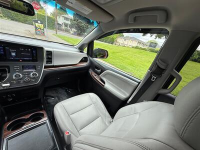 2015 Toyota Sienna Limited Premium 7-Passenger   - Photo 21 - Portland, OR 97202