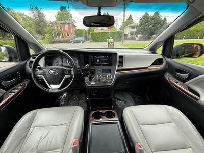 2015 Toyota Sienna Limited Premium 7-Passenger   - Photo 19 - Portland, OR 97202