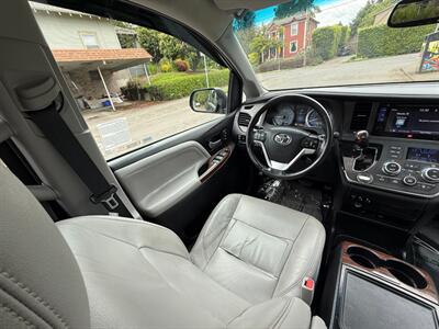 2015 Toyota Sienna Limited Premium 7-Passenger   - Photo 22 - Portland, OR 97202