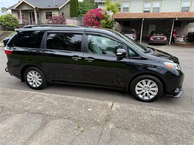 2015 Toyota Sienna Limited Premium 7-Passenger   - Photo 6 - Portland, OR 97202
