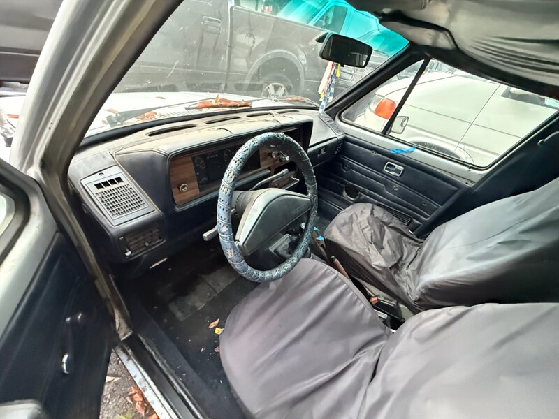 1982 Volkswagen Pickup - Photo 12 - Portland, OR 97202
