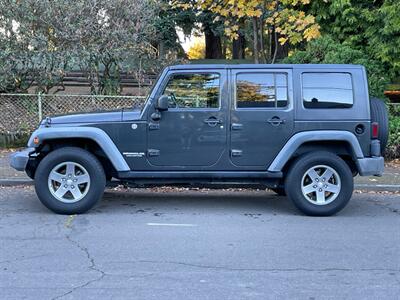 2010 Jeep Wrangler Unlimited Rubicon   - Photo 2 - Portland, OR 97202