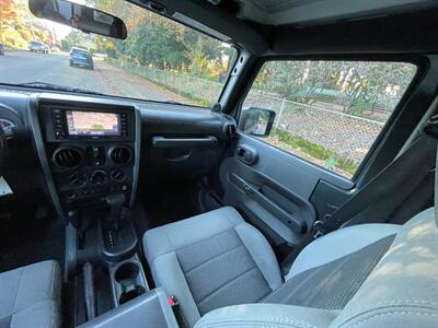 2010 Jeep Wrangler Unlimited Rubicon   - Photo 16 - Portland, OR 97202