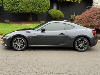 2017 Toyota 86   - Photo 2 - Portland, OR 97202