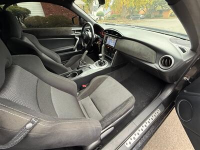 2017 Toyota 86   - Photo 12 - Portland, OR 97202