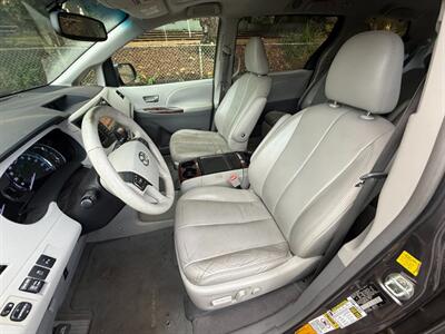 2011 Toyota Sienna XLE 7-Passenger   - Photo 9 - Portland, OR 97202