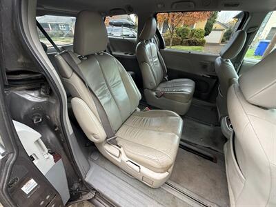 2011 Toyota Sienna XLE 7-Passenger   - Photo 12 - Portland, OR 97202