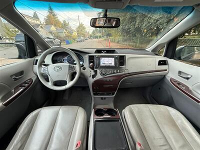 2011 Toyota Sienna XLE 7-Passenger   - Photo 16 - Portland, OR 97202