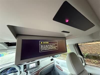 2011 Toyota Sienna XLE 7-Passenger   - Photo 15 - Portland, OR 97202