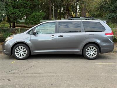 2011 Toyota Sienna XLE 7-Passenger   - Photo 2 - Portland, OR 97202