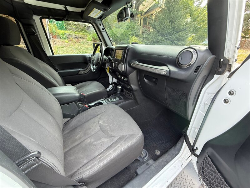 2016 Jeep Wrangler Unlimited Sport S - Photo 12 - Portland, OR 97202