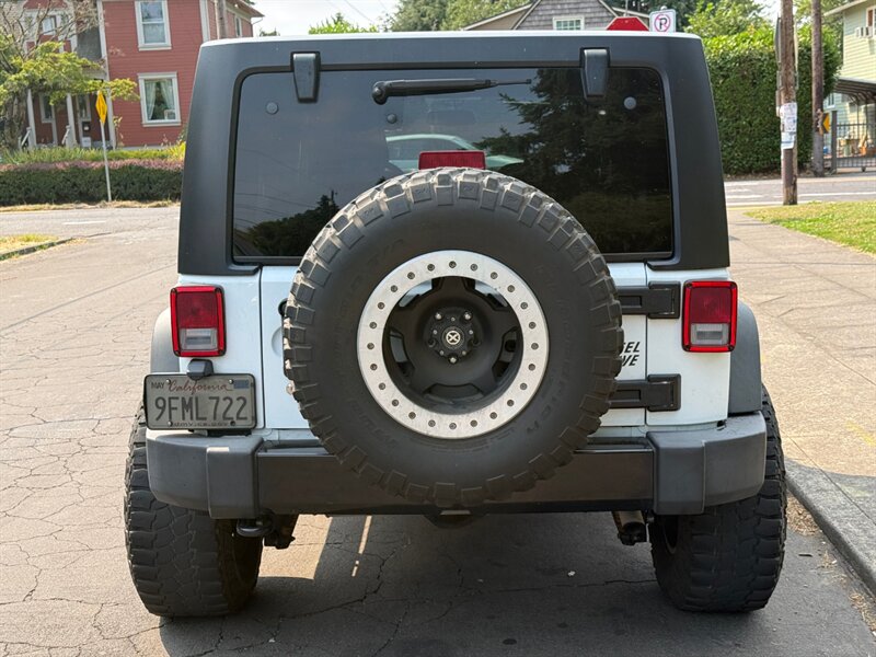 2016 Jeep Wrangler Unlimited Sport S - Photo 5 - Portland, OR 97202