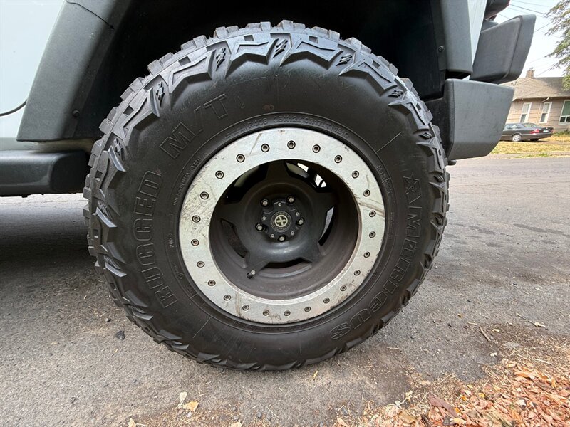 2016 Jeep Wrangler Unlimited Sport S - Photo 8 - Portland, OR 97202