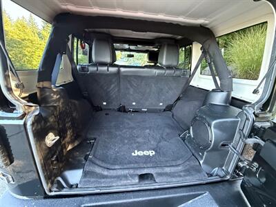 2014 Jeep Wrangler Unlimited Rubicon   - Photo 16 - Portland, OR 97202