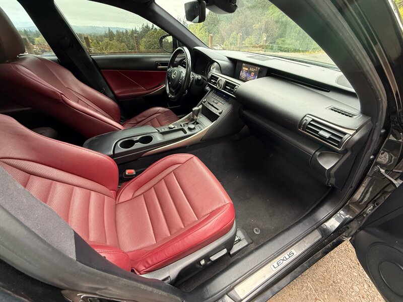 2020 Lexus IS 350 - Photo 13 - Portland, OR 97202