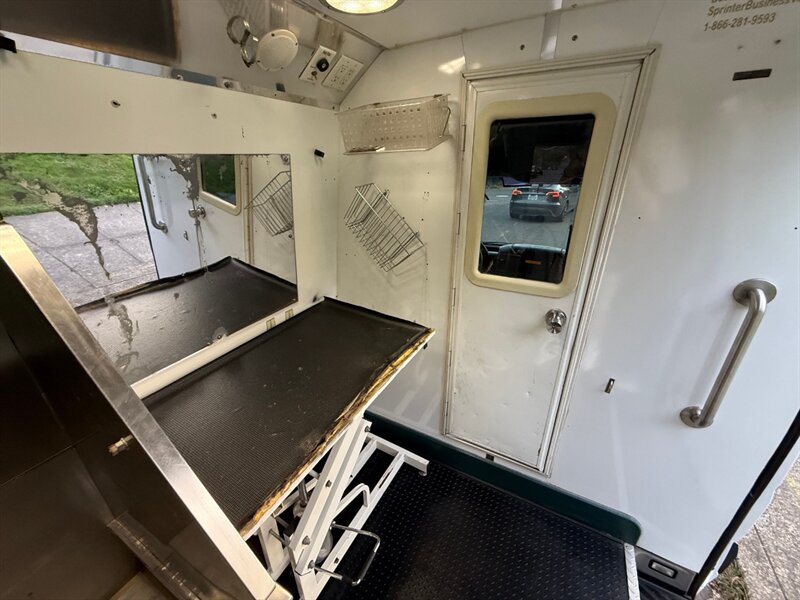 2010 Freightliner Sprinter 2500 - Photo 30 - Portland, OR 97202