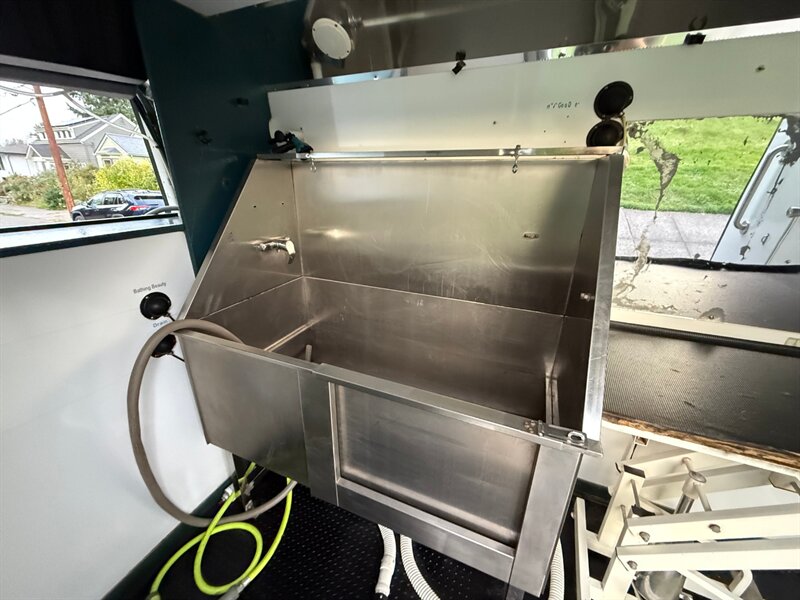 2010 Freightliner Sprinter 2500 - Photo 22 - Portland, OR 97202